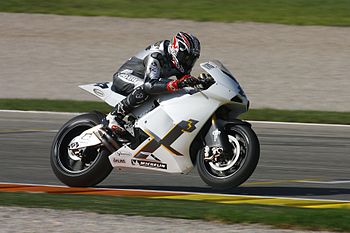 Garry McCoy riding the Ilmor X3 MotoGP race bi...